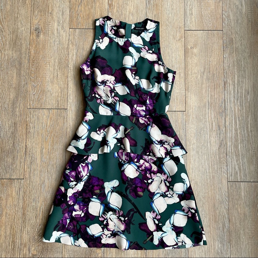 Banana Republic - Women's - Green and Purple Orchid Peplum Dress - Size 0